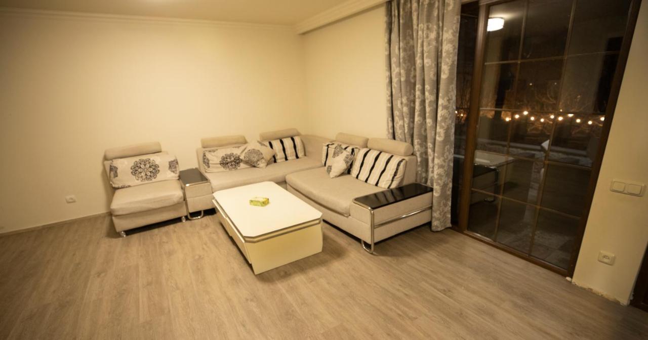 Cross Resort Hotel Erevan Esterno foto