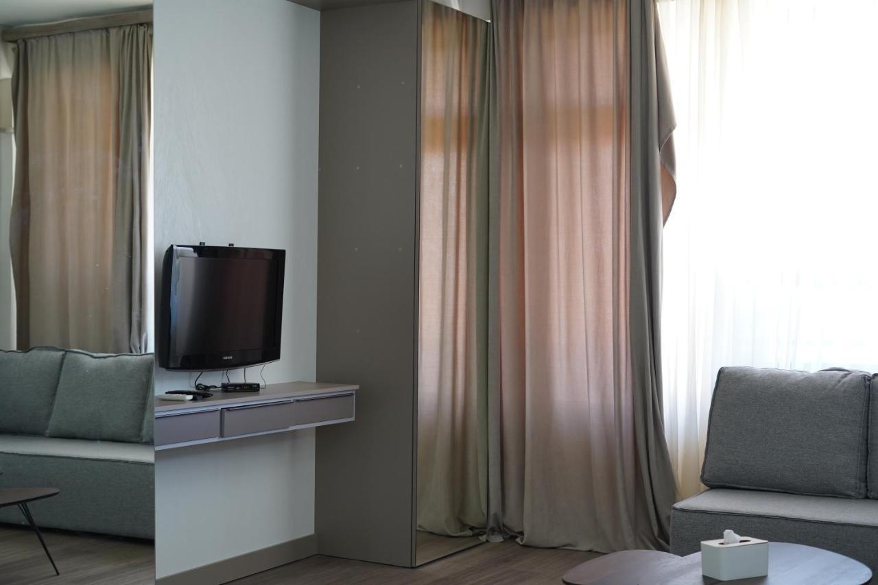 Cross Resort Hotel Erevan Esterno foto