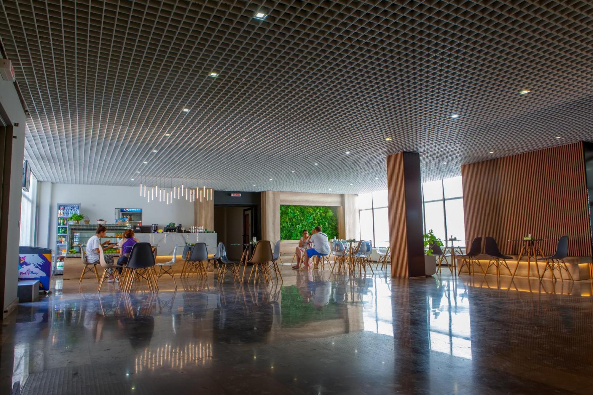 Cross Resort Hotel Erevan Esterno foto