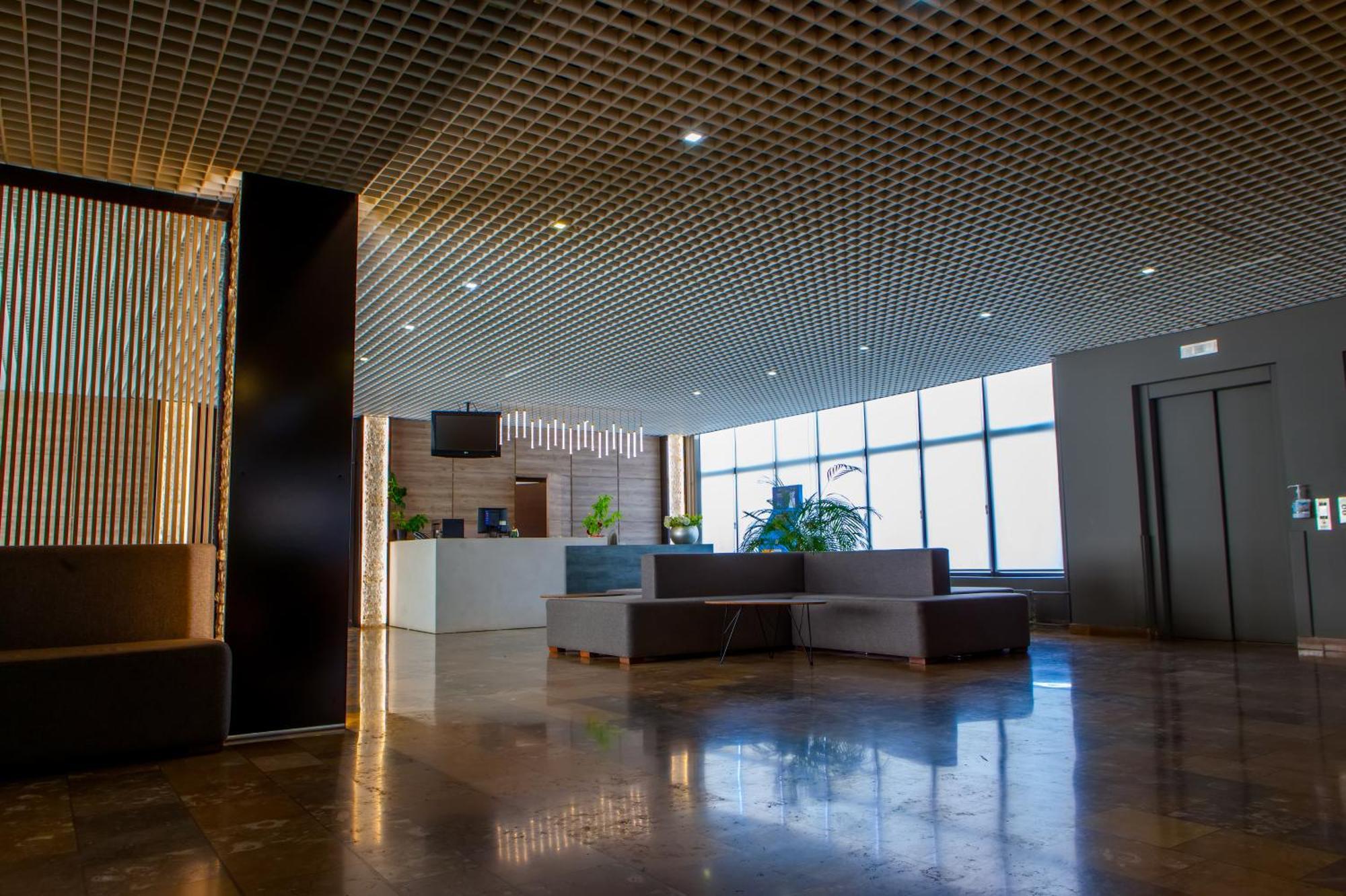 Cross Resort Hotel Erevan Esterno foto